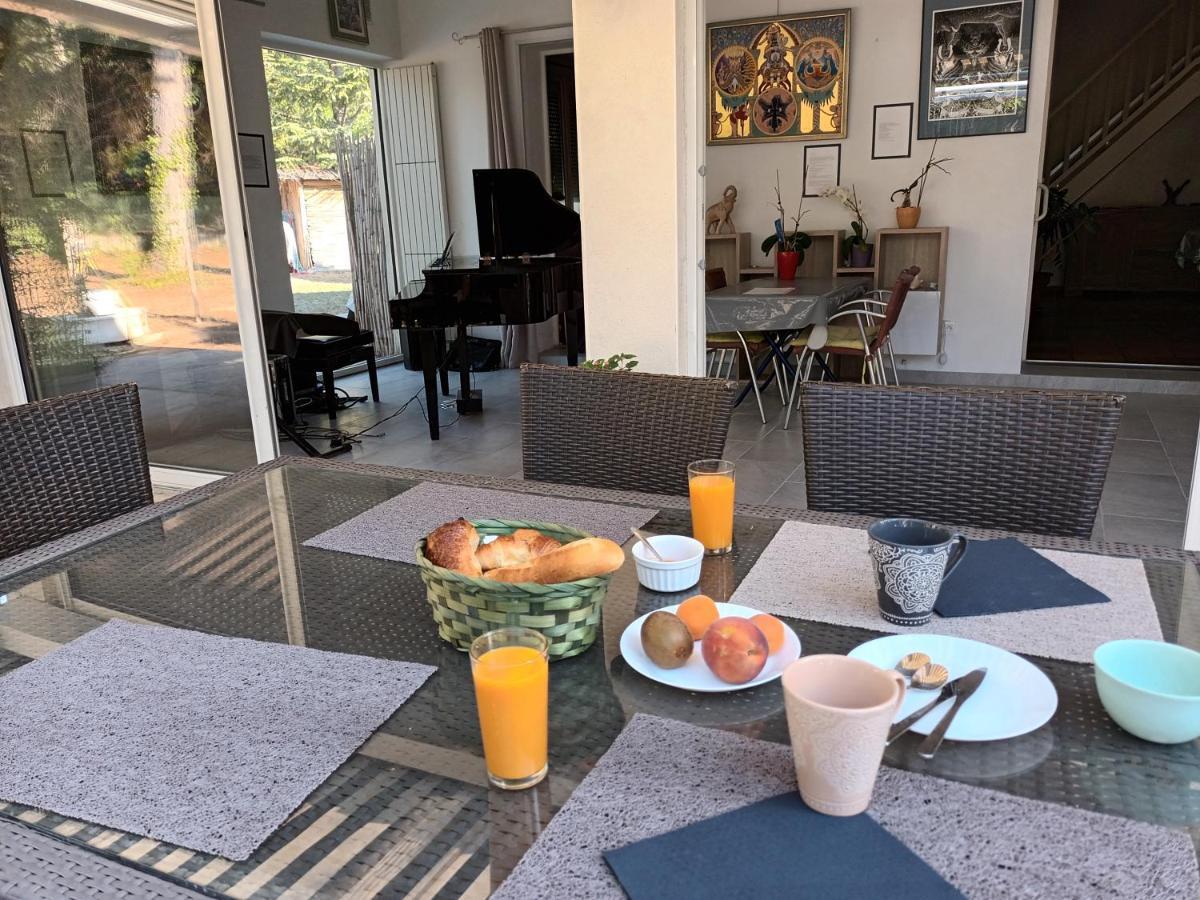 Chambres Tomate, Dans Maison Avec Petit Escalier A 6Km Du Festival De Piano De La Roque D'Antheron Rognes Εξωτερικό φωτογραφία
